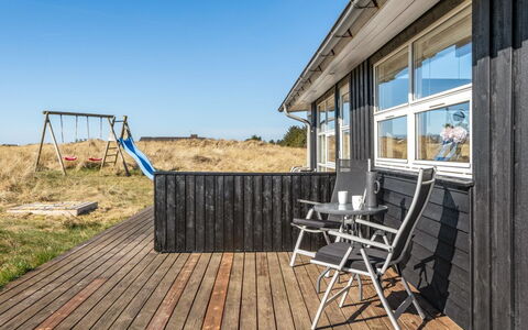 Sirkka - 902M from the Sea: Hus, Hjem, Dør, Tag, Sommerhus, Estate, Have, Skygge, Sidespor, Gård