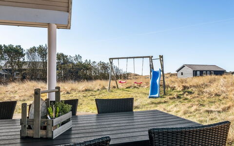 Sirkka - 902M from the Sea: Hus, Hjem, Dør, Tag, Sommerhus, Estate, Have, Skygge, Sidespor, Gård