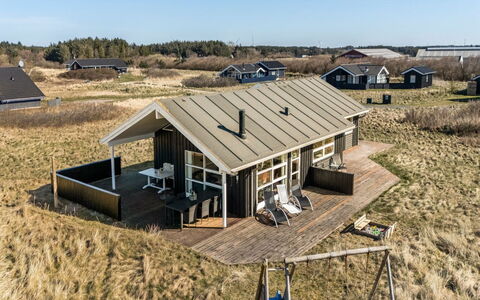 Sirkka - 902M from the Sea: Hus, Hjem, Dør, Tag, Sommerhus, Estate, Have, Skygge, Sidespor, Gård