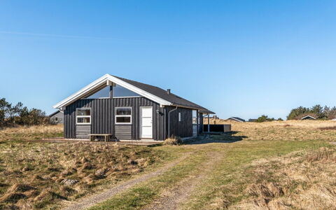 Sirkka - 902M from the Sea: Hus, Hjem, Dør, Tag, Sommerhus, Estate, Have, Skygge, Sidespor, Gård