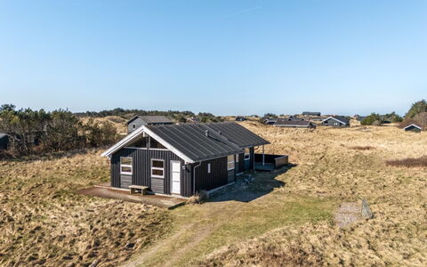 Sirkka - 902M from the Sea: Hus, Hjem, Dør, Tag, Sommerhus, Estate, Have, Skygge, Sidespor, Gård