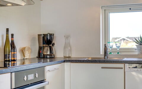 Aria - 1.2Km from the Sea: Countertop, Køkken, Indretning, Gulvbelægning, Køkken Apparat, Husholdningsapparat, Sanitærarmatur, Cabinetry, Større Bandage, Hjem