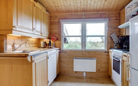 Thrym - 900M from the Sea: Køkken, Køkken Apparat, Træ, Større Bandage, Countertop, Gulvbelægning, Cabinetry, Indretning, Køkkenvask, Loft