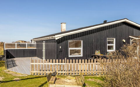 Vili - 441M from the Sea: Hus, Hjem, Dør, Tag, Sommerhus, Estate, Have, Skygge, Sidespor, Gård