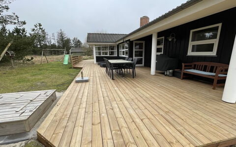 Carlina - 1.3Km from the Sea: Arkitektur, Tag, Hjem, Kompositmateriale, Dagslys, Sidespor, Indkørsel
