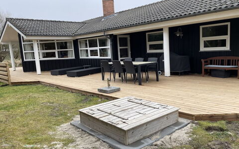 Carlina - 1.3Km from the Sea: Arkitektur, Tag, Hjem, Kompositmateriale, Dagslys, Sidespor, Indkørsel