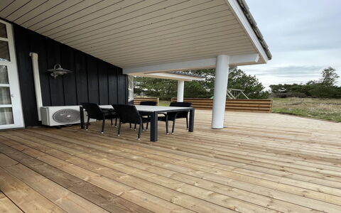 Carlina - 1.3Km from the Sea: Arkitektur, Tag, Hjem, Kompositmateriale, Dagslys, Sidespor, Indkørsel