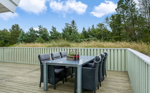 Mila - 750M from the Sea: Sommerhus, Hjem, Hus, Tag, Veranda, Estate, Sidespor, Garden Bygninger, Stuehus, Gård