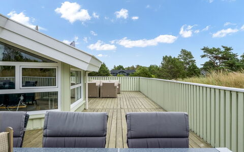 Mila - 750M from the Sea: Sommerhus, Hjem, Hus, Tag, Veranda, Estate, Sidespor, Garden Bygninger, Stuehus, Gård