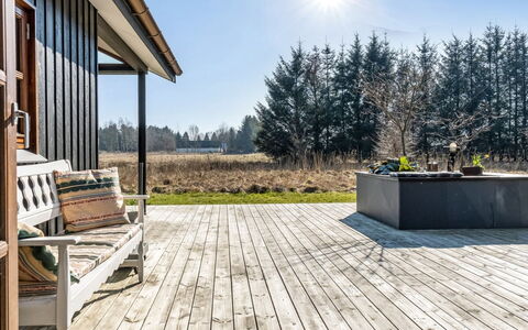 Marla - 1.1Km from the Sea: Sommerhus, Hjem, Hus, Tag, Veranda, Estate, Sidespor, Garden Bygninger, Stuehus, Gård