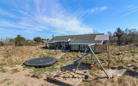 Amadahy - 950M from the Sea: Græs, Hus, Tag, Hjem, Sommerhus, Busk, Land Lot, Landdistrikt, Stuehus, Bunddække