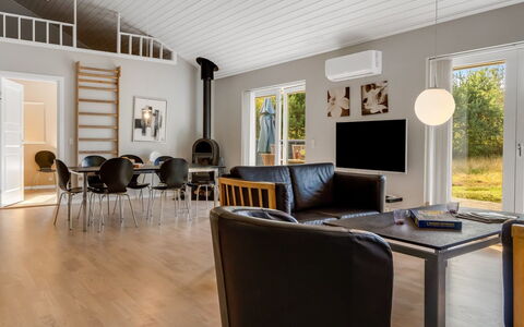 Jurgis - 300M from the Sea: Møbel, Indretning, Gulvbelægning, Væg, Etage, Loft, Træ, Stue, Couch, Belysning