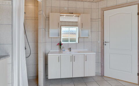 Brigitta - 1.5Km from the Sea: Møbel, Indretning, Gulvbelægning, Etage, Træ, Seng, Værelse, Loft, Soveværelse, Textile