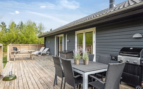 Ellie - 300M from the Sea: Tag, Hus, Hjem, Sommerhus, Sidespor, Estate, Indkørsel, Garden Bygninger, Gård, Skur