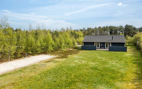 Ellie - 300M from the Sea: Tag, Hus, Hjem, Sommerhus, Sidespor, Estate, Indkørsel, Garden Bygninger, Gård, Skur
