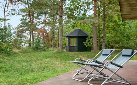 Asmod - 300M from the Sea: Møbel, Udendørs Møbler, Stol, Træ, Foldestol, Have, Skygge, Hårdttræ, Backyard, Gård