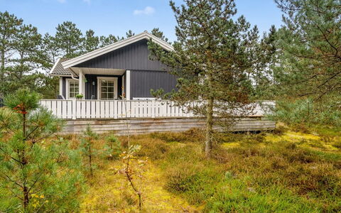 Syrine - 300M from the Sea: Tag, Hus, Hjem, Sommerhus, Sidespor, Estate, Indkørsel, Garden Bygninger, Gård, Skur
