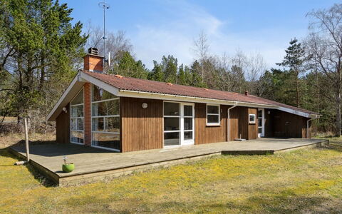 Nicklas - 2Km from the Sea: Svømmepøl, Udendørs Møbler, Møbel, Udvej, Flise, Eco Hotel, Skygge, Stol, Fritid, Estate