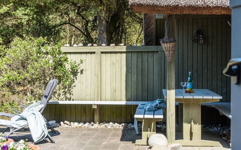 Gravers - 300M from the Sea: Svømmepøl, Udendørs Møbler, Møbel, Udvej, Flise, Eco Hotel, Skygge, Stol, Fritid, Estate