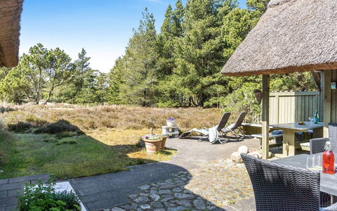 Gravers - 300M from the Sea: Svømmepøl, Udendørs Møbler, Møbel, Udvej, Flise, Eco Hotel, Skygge, Stol, Fritid, Estate