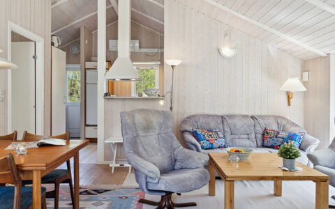 Sörine - 2Km from the Sea: Træ, Hjem, Veranda, Dæk, Hårdttræ, Tag, Bejdse, Trægulve, Eco Hotel