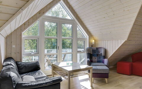 Henni - 2.5Km from the Sea: Svømmepøl, Udendørs Møbler, Møbel, Udvej, Flise, Eco Hotel, Skygge, Stol, Fritid, Estate