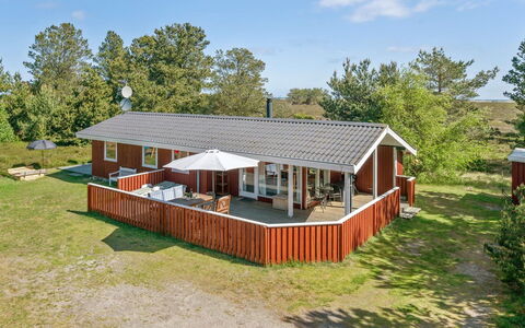 Hrefna - 350M from the Sea: Tag, Hus, Land Lot, Hjem, Sommerhus, Estate, Garden Bygninger, Skygge, Bjælkehytte, Landscaping