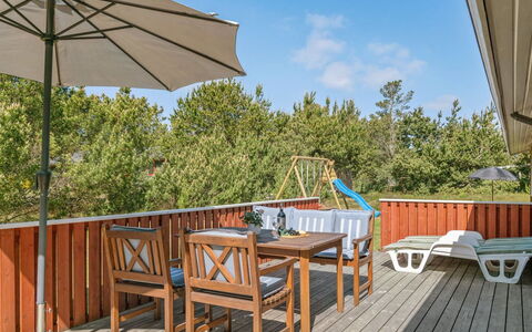 Hrefna - 350M from the Sea: Tag, Hus, Land Lot, Hjem, Sommerhus, Estate, Garden Bygninger, Skygge, Bjælkehytte, Landscaping