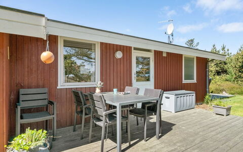 Hrefna - 350M from the Sea: Tag, Hus, Land Lot, Hjem, Sommerhus, Estate, Garden Bygninger, Skygge, Bjælkehytte, Landscaping