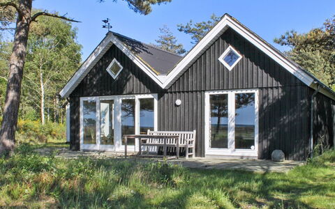 Hatem - 200M from the Sea: Træ, Hjem, Veranda, Dæk, Hårdttræ, Tag, Bejdse, Trægulve, Eco Hotel