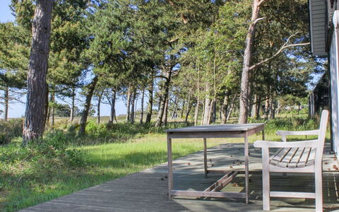 Hatem - 200M from the Sea: Træ, Hjem, Veranda, Dæk, Hårdttræ, Tag, Bejdse, Trægulve, Eco Hotel