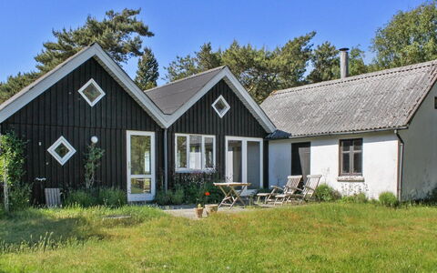 Hatem - 200M from the Sea: Træ, Hjem, Veranda, Dæk, Hårdttræ, Tag, Bejdse, Trægulve, Eco Hotel