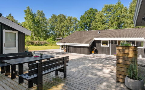 Mika - 1Km from the Sea: Træ, Hjem, Veranda, Dæk, Hårdttræ, Tag, Bejdse, Trægulve, Eco Hotel