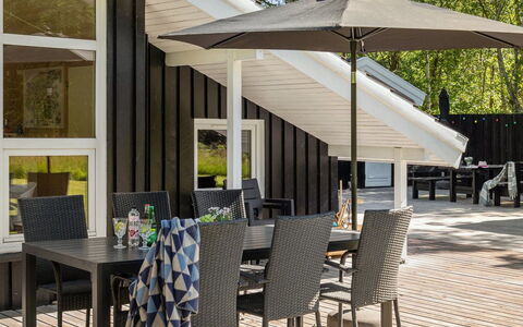 Mika - 1Km from the Sea: Træ, Hjem, Veranda, Dæk, Hårdttræ, Tag, Bejdse, Trægulve, Eco Hotel