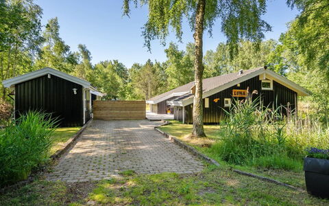Mika - 1Km from the Sea: Træ, Hjem, Veranda, Dæk, Hårdttræ, Tag, Bejdse, Trægulve, Eco Hotel