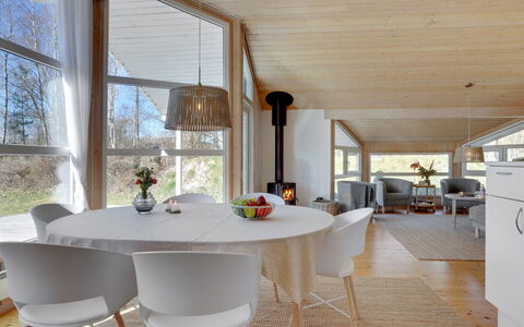 Mika - 1Km from the Sea: Træ, Hjem, Veranda, Dæk, Hårdttræ, Tag, Bejdse, Trægulve, Eco Hotel