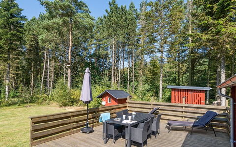 Harthe - 800M from the Sea: Svømmepøl, Udendørs Møbler, Møbel, Udvej, Flise, Eco Hotel, Skygge, Stol, Fritid, Estate