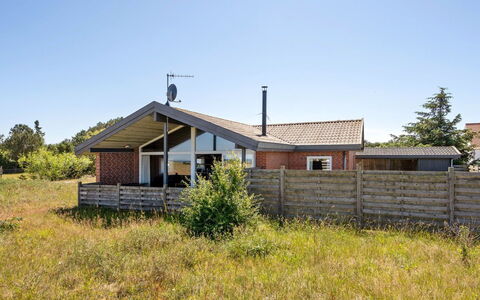 Thrineke - 200M from the Sea: Svømmepøl, Udendørs Møbler, Møbel, Udvej, Flise, Eco Hotel, Skygge, Stol, Fritid, Estate