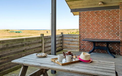 Thrineke - 200M from the Sea: Svømmepøl, Udendørs Møbler, Møbel, Udvej, Flise, Eco Hotel, Skygge, Stol, Fritid, Estate