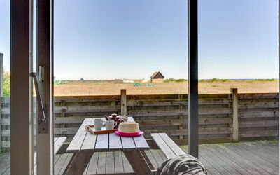 Thrineke - 200M from the Sea