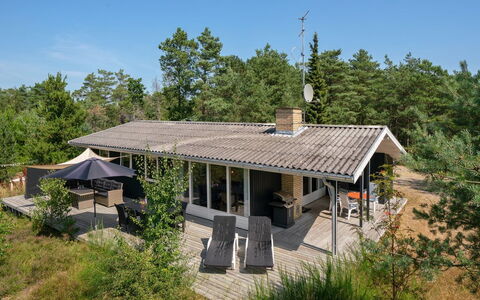 Adelisa - 600M from the Sea: Træ, Hjem, Veranda, Dæk, Hårdttræ, Tag, Bejdse, Trægulve, Eco Hotel