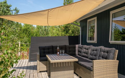 Adelisa - 600M from the Sea: Træ, Hjem, Veranda, Dæk, Hårdttræ, Tag, Bejdse, Trægulve, Eco Hotel