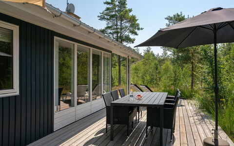 Adelisa - 600M from the Sea: Træ, Hjem, Veranda, Dæk, Hårdttræ, Tag, Bejdse, Trægulve, Eco Hotel