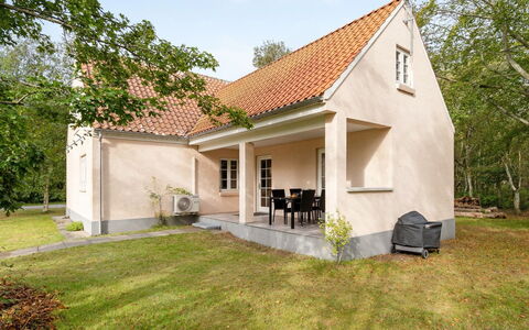 Hildegunn - 200M from the Sea: Træ, Hjem, Veranda, Dæk, Hårdttræ, Tag, Bejdse, Trægulve, Eco Hotel