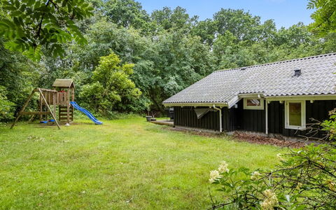 Lovis - 600M from the Sea: Træ, Hus, Sommerhus, Tag, Hjem, Landdistrikt, Land Lot, Have, Skygge, Estate