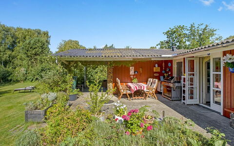 Hartvig - 800M from the Sea: Træ, Hjem, Veranda, Dæk, Hårdttræ, Tag, Bejdse, Trægulve, Eco Hotel