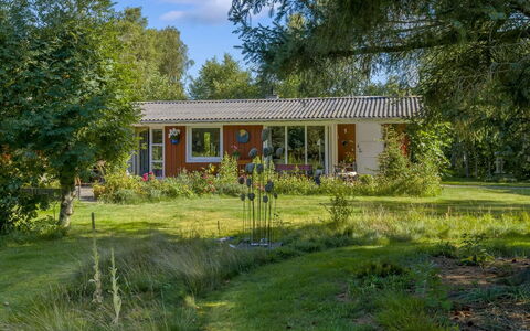Hartvig - 800M from the Sea: Træ, Hjem, Veranda, Dæk, Hårdttræ, Tag, Bejdse, Trægulve, Eco Hotel