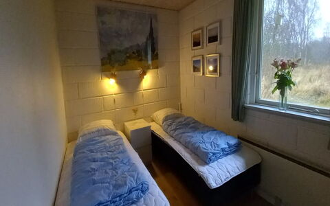 Hartvig - 800M from the Sea: Soveværelse, Etage, Seng, Bed Frame, Sengetøj, Sengetøj, Madras, Sovesal, Dagslys