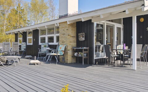 Alvine - 475M from the Sea: Blå, Busk, Sommerhus, Bunddække, Have, Estate, Skygge, Landscaping, Stuehus, Eco Hotel