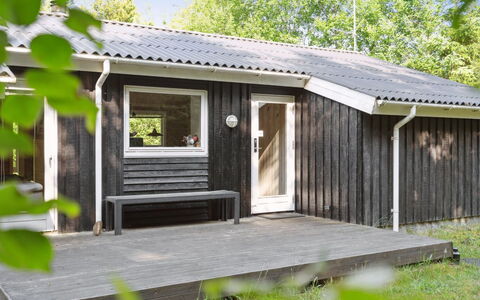 Gretelise - 2Km from the Sea: Boligområde, Tag, Forstad, Indkørsel, Estate, Skorsten